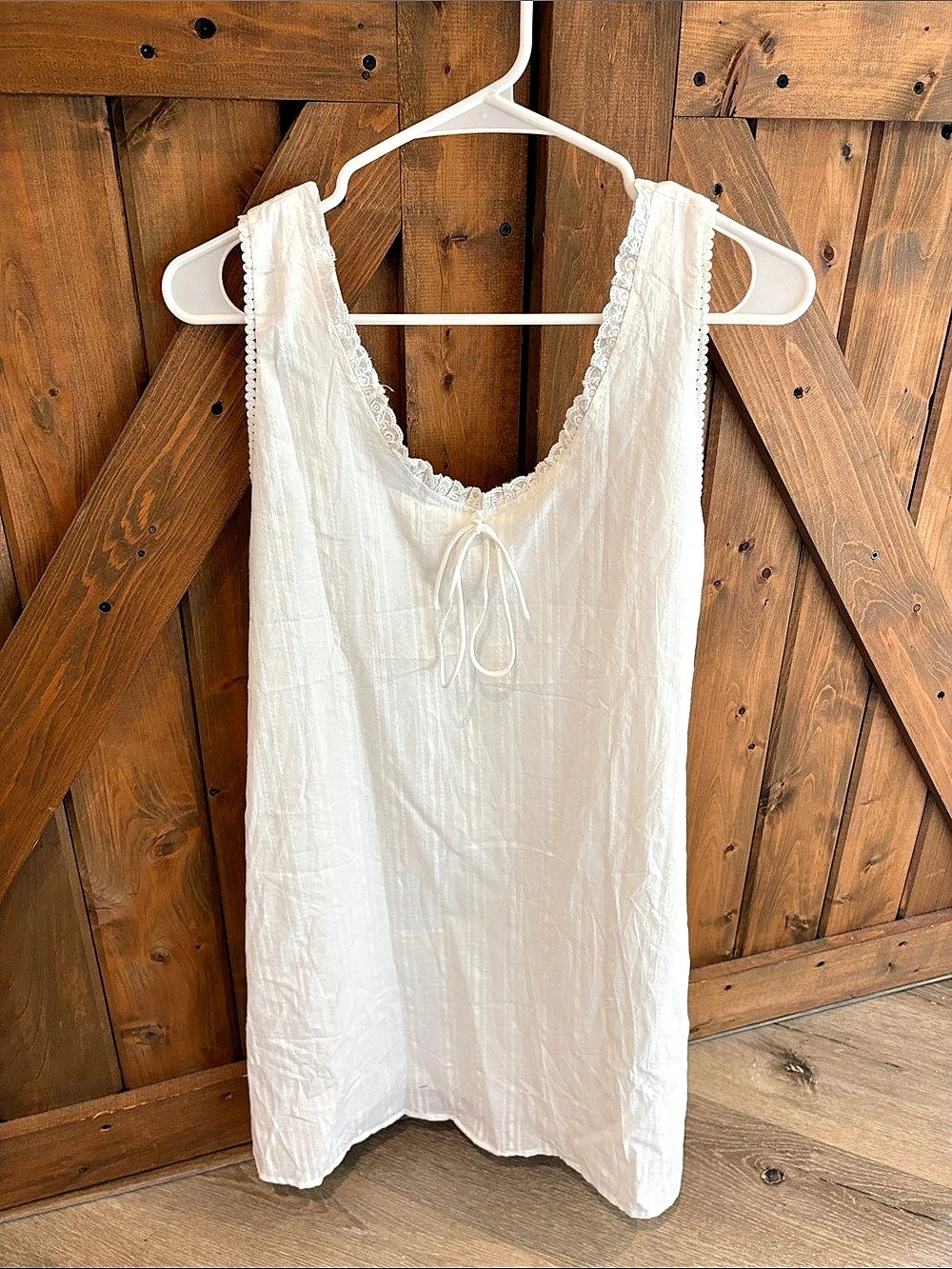 White Lace-Trim Tank Top Like New